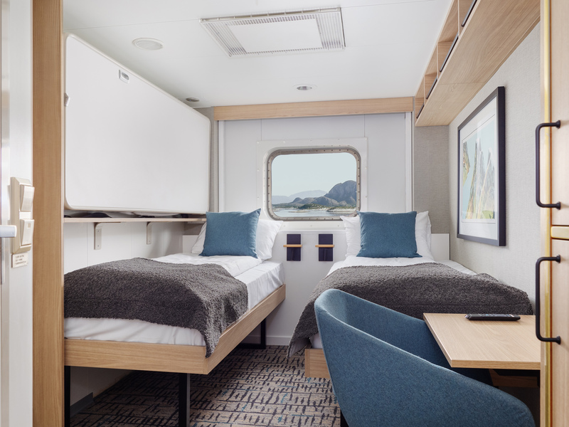 Polar Outside | Middle deck for up to 3 travellers